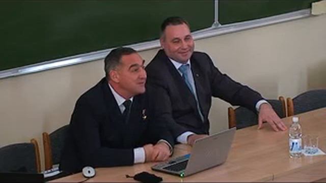 Космонавт смотреть онлайн