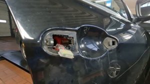 БМВ F30/31 снятие/установка ручки двери.