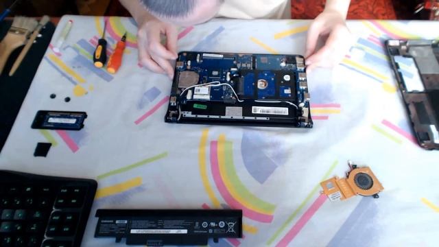 Disassembly Samsung NC110 A04CZ