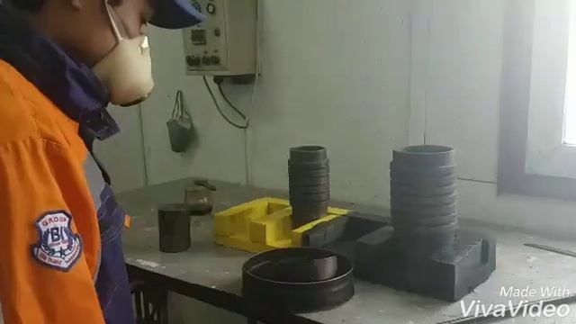 Лаборатория Подставку для формовки асфальтобетона смотреть онлайн