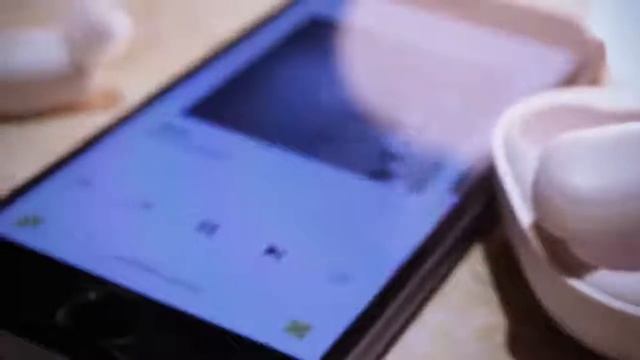 Xiaomi AirDots самые дешевые беспроводные наушники в стиле Apple смотреть онлайн