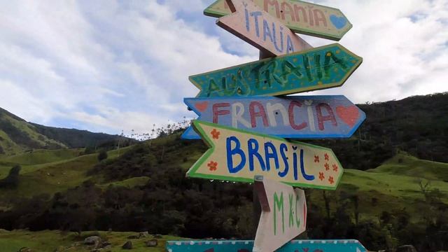 I Climbed Colombia's Biggest Rock (Medellin Travel Guide) смотреть онлайн