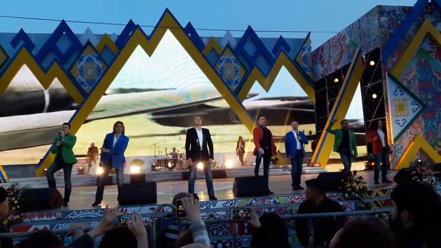 Хор Турецкого в Алматы - Из к/ф "В бой идут одни старики" смотреть онлайн