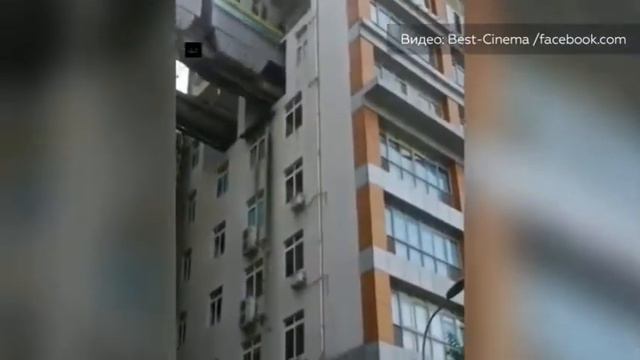 Современные Технологии. Поезд реально проезжает сквозь дом. Современный город. смотреть онлайн