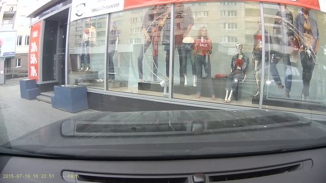 Живой "манекен" смотреть онлайн
