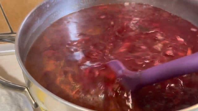 ПІСНИЙ УКРАЇНСЬКИЙ БОРЩ З ВУШКАМИ: СИТНО, СМАЧНО, ЕКОНОМНО смотреть онлайн