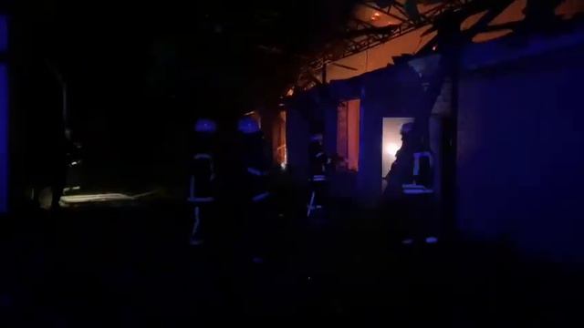 Попадание в частный дом. Село Муратове на Луганщине смотреть онлайн