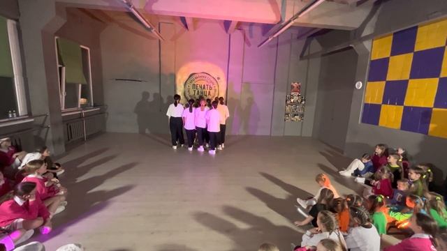 29.12.22 "Печать Танца": НОВОГОДНИЙ КВАРТИРНИК; URBAN CHOREO начинающие смотреть онлайн