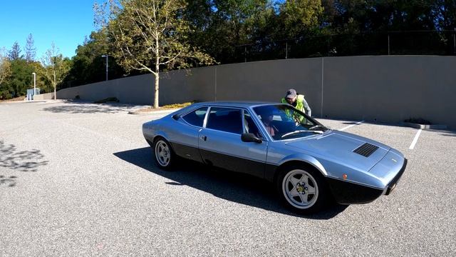 Cars & Coffee at Ford Greenfield Labs (April 2023) смотреть онлайн