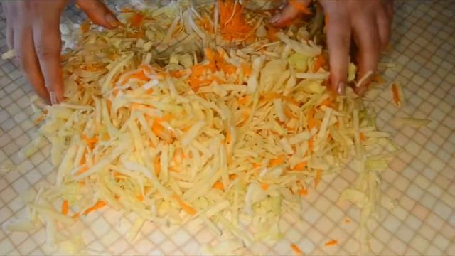 Что приготовить на обед или ужин? Солянка из капусты с сосисками. Тушенная капуста. смотреть онлайн