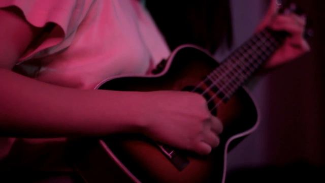 Riptide by Vance Joy (cover) Maimai Lampos смотреть онлайн