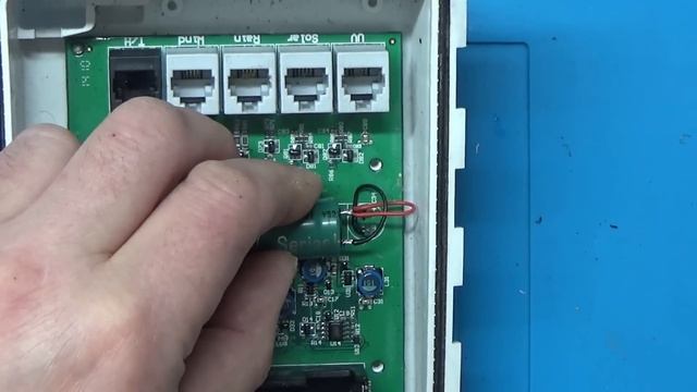 RESCUE, REPAIR AND RESTORATION! of a Davis Pro Vantage 2 Weather Station - Part 1 смотреть онлайн