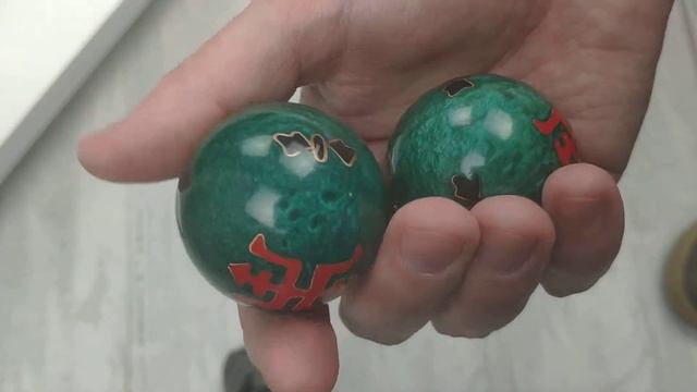 Китайские шарики для рук зелёный смотреть онлайн