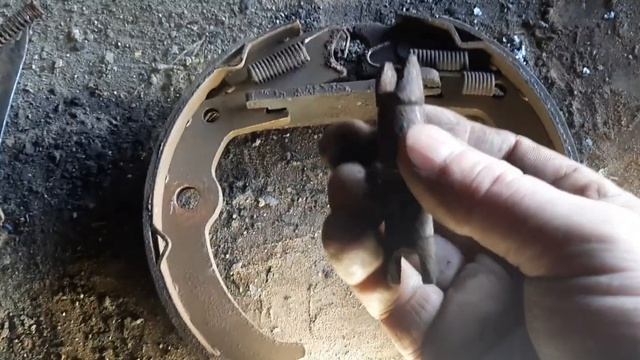 Шевроле лачетти, замена троса ручного тормоза, задние колодки. смотреть онлайн