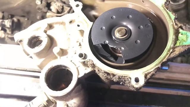 Замена помпы BMW X5 E53 M62B44TU смотреть онлайн