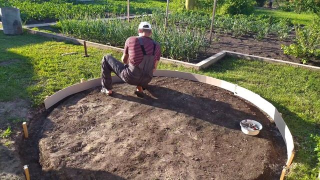 Недорогая и долговечная площадка под бассейн. ???, из бетона