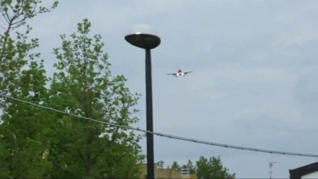 Atterraggio su pista 25 aeroporto "A. Canova" Treviso смотреть онлайн