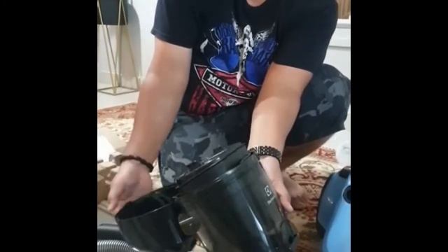 Vacuum Electrolux-EC31-2BB ‘Bagless Cleaner’ смотреть онлайн