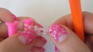 ЛАМПОЧКА из резинок на рогатке. Плетение из резиночек