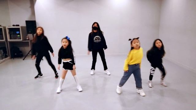 [회원영상]City Girls - Twerk ft. Cardi BㅣChoreography T.SUJIㅣpremium Dance Studio смотреть онлайн