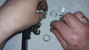 Разборка / сборка (не полная) сердцевины ручки двери VW Sharan 1999 ;)