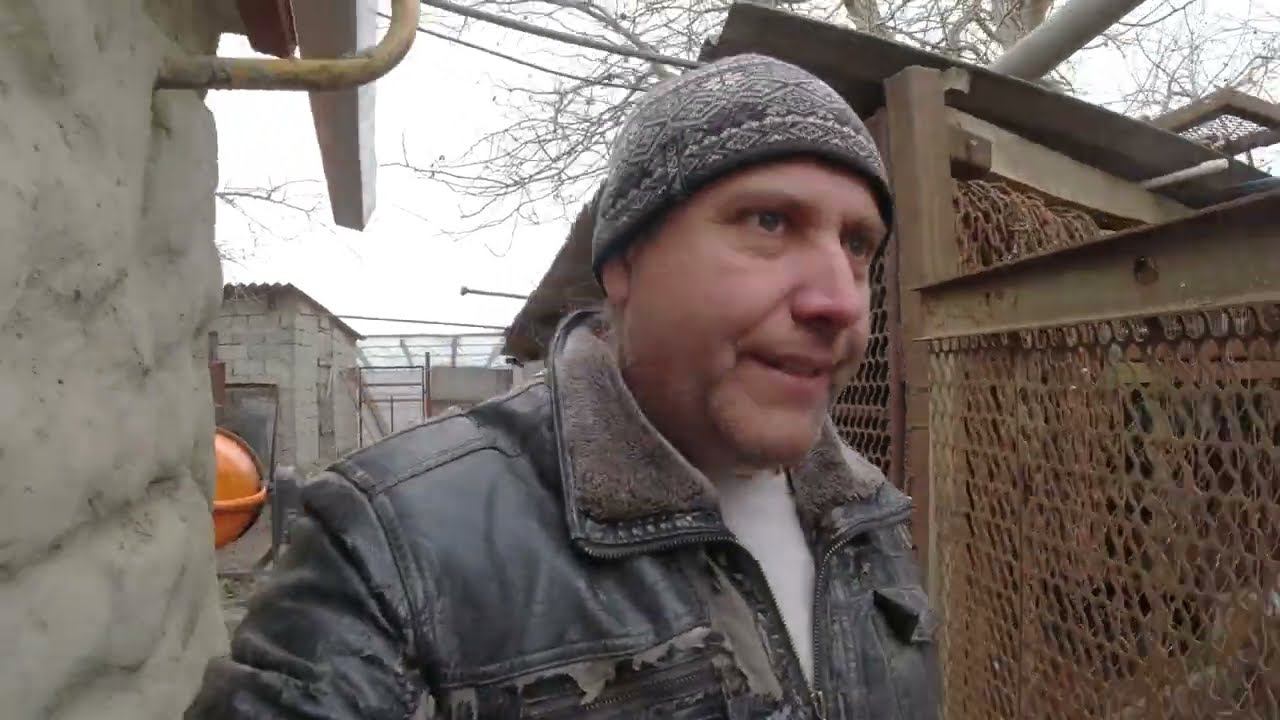 СУЮТ ВЕЗДЕ СВОЙ КЛЮВ / КАЖДЫЙ ДЕНЬ ПРОХОЖУ МИМО / ВЫРВАЛИСЬ В МАГАЗИН смотреть онлайн