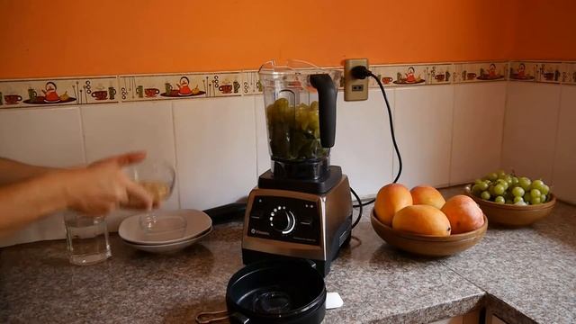 Trauben Smoothie, mit Spinat und Maca смотреть онлайн