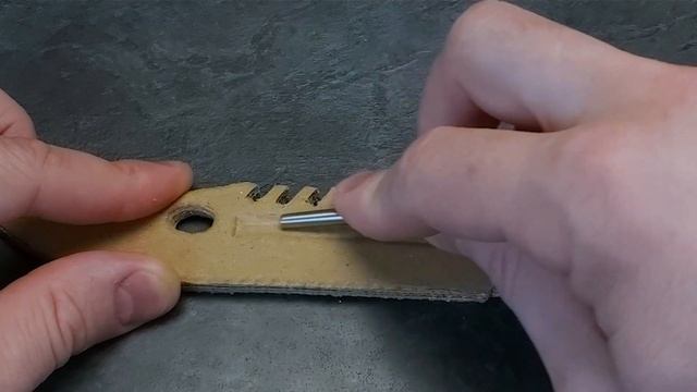 DO NOT THROW IT AWAY! How to make a KNIFE M9 BAYONET out of cardboard from STANDOFF 2 of a pizza bo смотреть онлайн