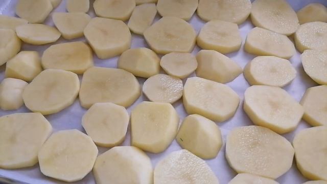 Картофель с хрустящей корочкой. Любимый рецепт. Блюдо в Духовке. смотреть онлайн