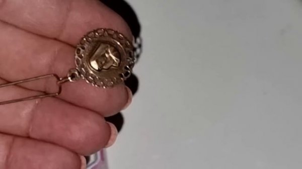 В мусоре нашла сумку ,а там золото ! Не свалка ,а барахолка .Антиквариат и винтажные вещи. Антиквар