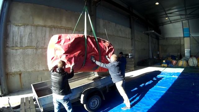 Погрузка надувного батута в прицеп на складе ATTRO смотреть онлайн