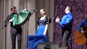 Ансамбль А.Заволокина  Вечёрка.В этой деревне огни не погашены! Песня и исполнение с огоньком!?