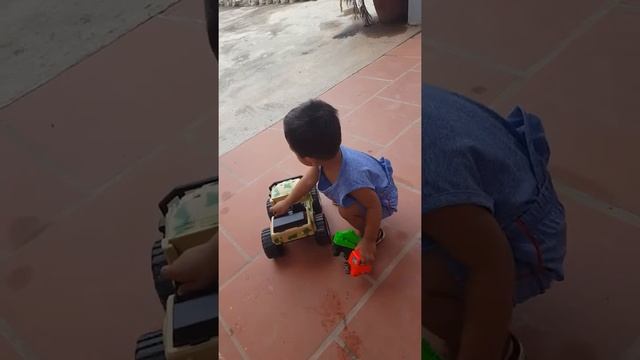 Smart boy play a toy car смотреть онлайн