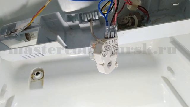 Холодильник Whirlpool WBM246. Ремонт системы No Frost смотреть онлайн