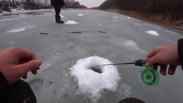 Неожидал его здесь поймать! Поиск рыбы. Рыбалка на балансир и мормышку 2023. смотреть онлайн