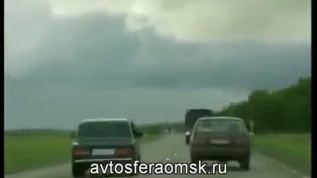 Правильный обгон на трассе.mp4 смотреть онлайн