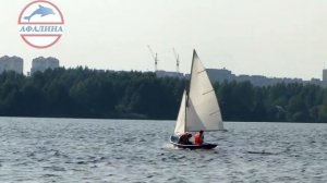 Лодка Афалина Фофан с парусным вооружением