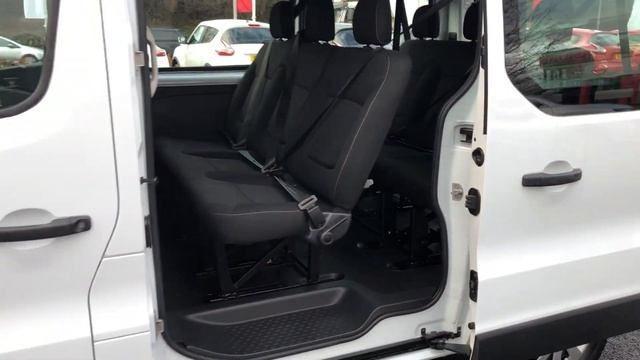 Renault Trafic 9 Seat Minibus смотреть онлайн