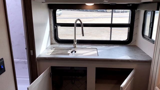 PERFECT Couple's ½ Ton RV! 2021 Cougar 22MLS