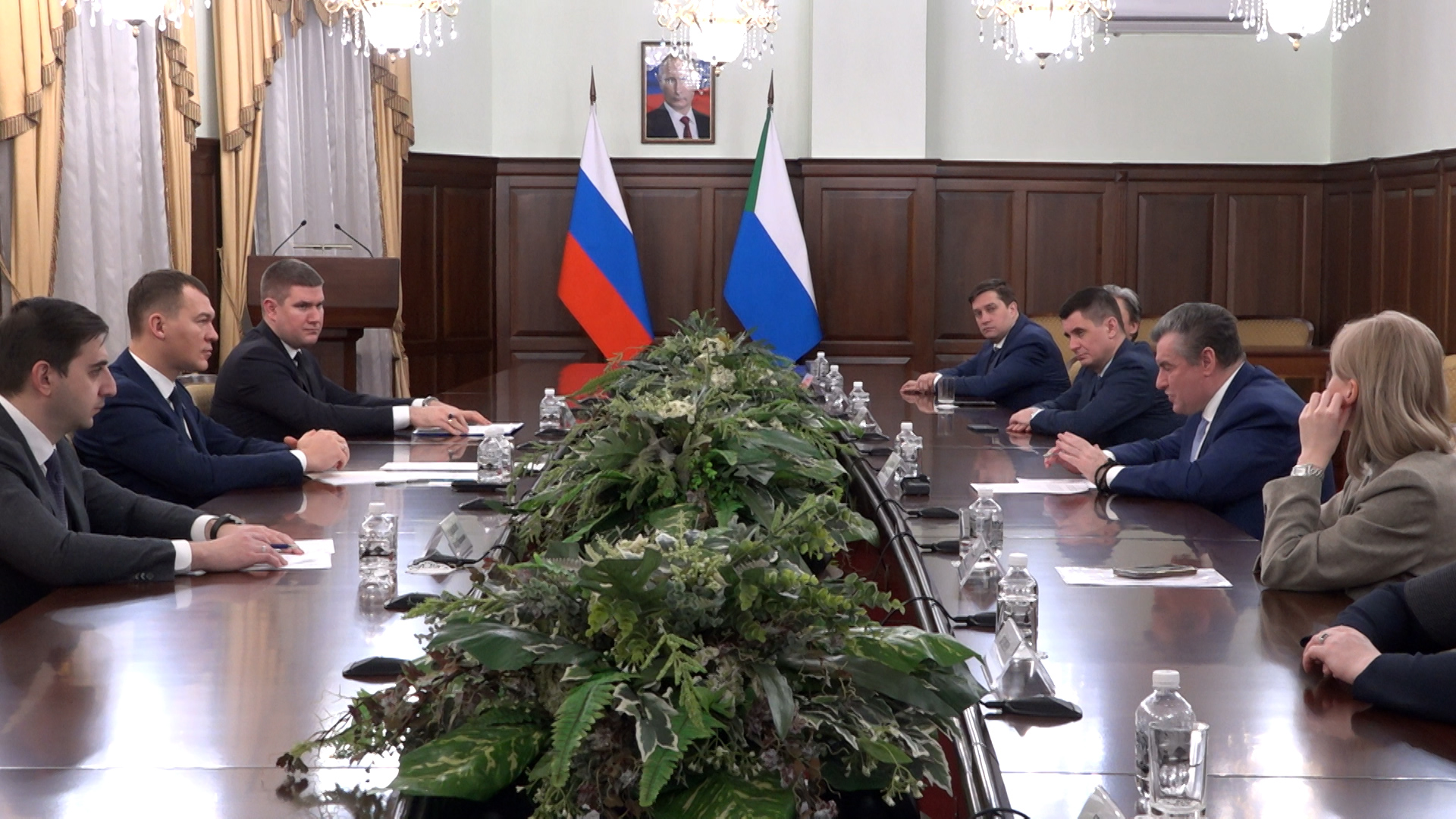 Для Дальнего Востока нужна специальная программа развития АПК, считают в ЛДПР смотреть онлайн