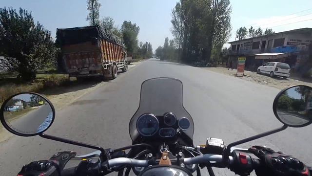 Bike Aate He Modification Karwa Dali 😆 Royal Enfield Himalayan смотреть онлайн