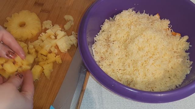 САЛАТ С КУРИЦЕЙ И АНАНАСАМИ.СОЧЕТАНИЕ ПУШКА.