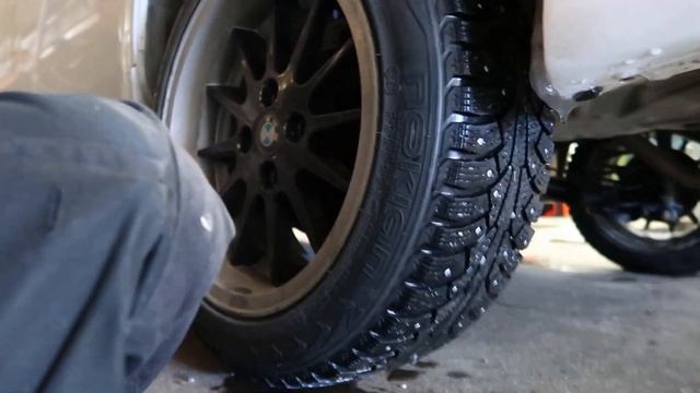 MUN TUURIA KUN PITÄISI VAIHTAA TOYOTA BB:HEN JARRUKENGÄT ?? смотреть онлайн
