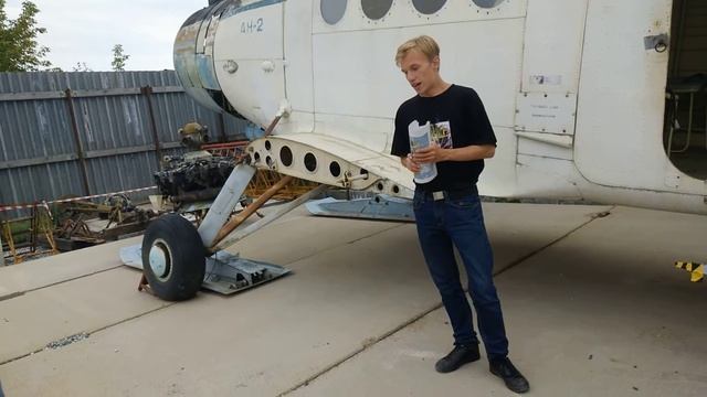 Многоцелевой гражданский самолет АН-2 (Кукурузник) смотреть онлайн