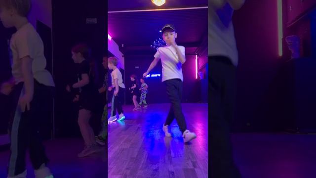 Monster Shuffle Kids смотреть онлайн