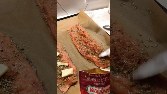 Вкусный и простой рецепт Рыбы на Новый год. Рецепт горбуши для студентов! смотреть онлайн