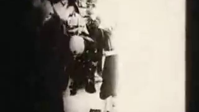 Roswell UFO Crash - Aliens on stretchers смотреть онлайн