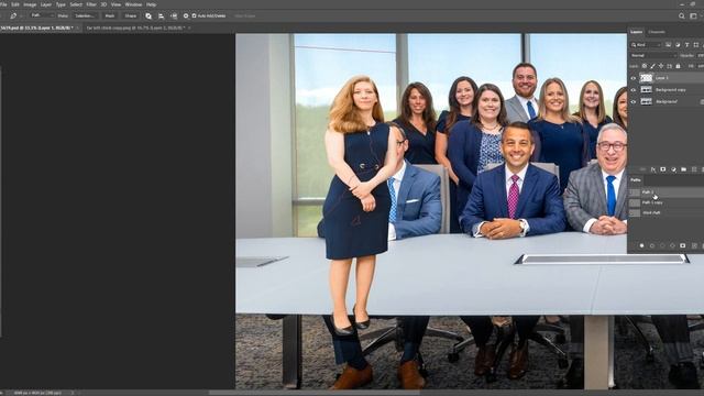 How to Add a Person to a Group Photo in Photoshop смотреть онлайн