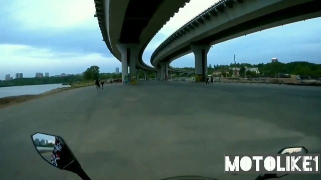 Казань, набережная под мостом Миллениум смотреть онлайн