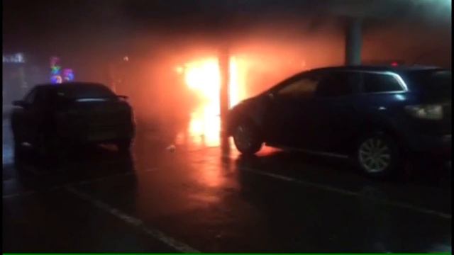 Пожар в торговом центре «РИО» на юго-западе Москвы смотреть онлайн